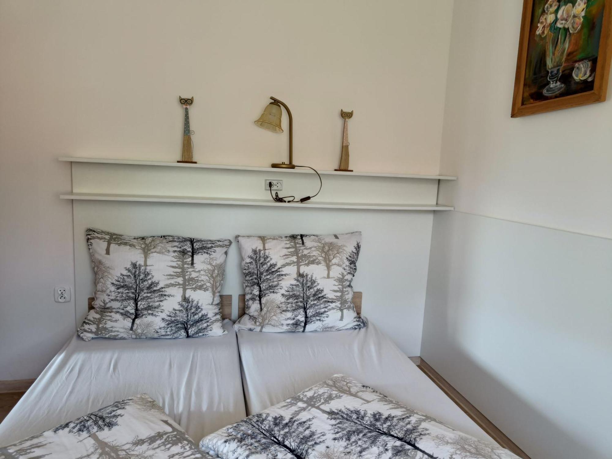 Pod Modrzewiami Apartment Milowka Ngoại thất bức ảnh
