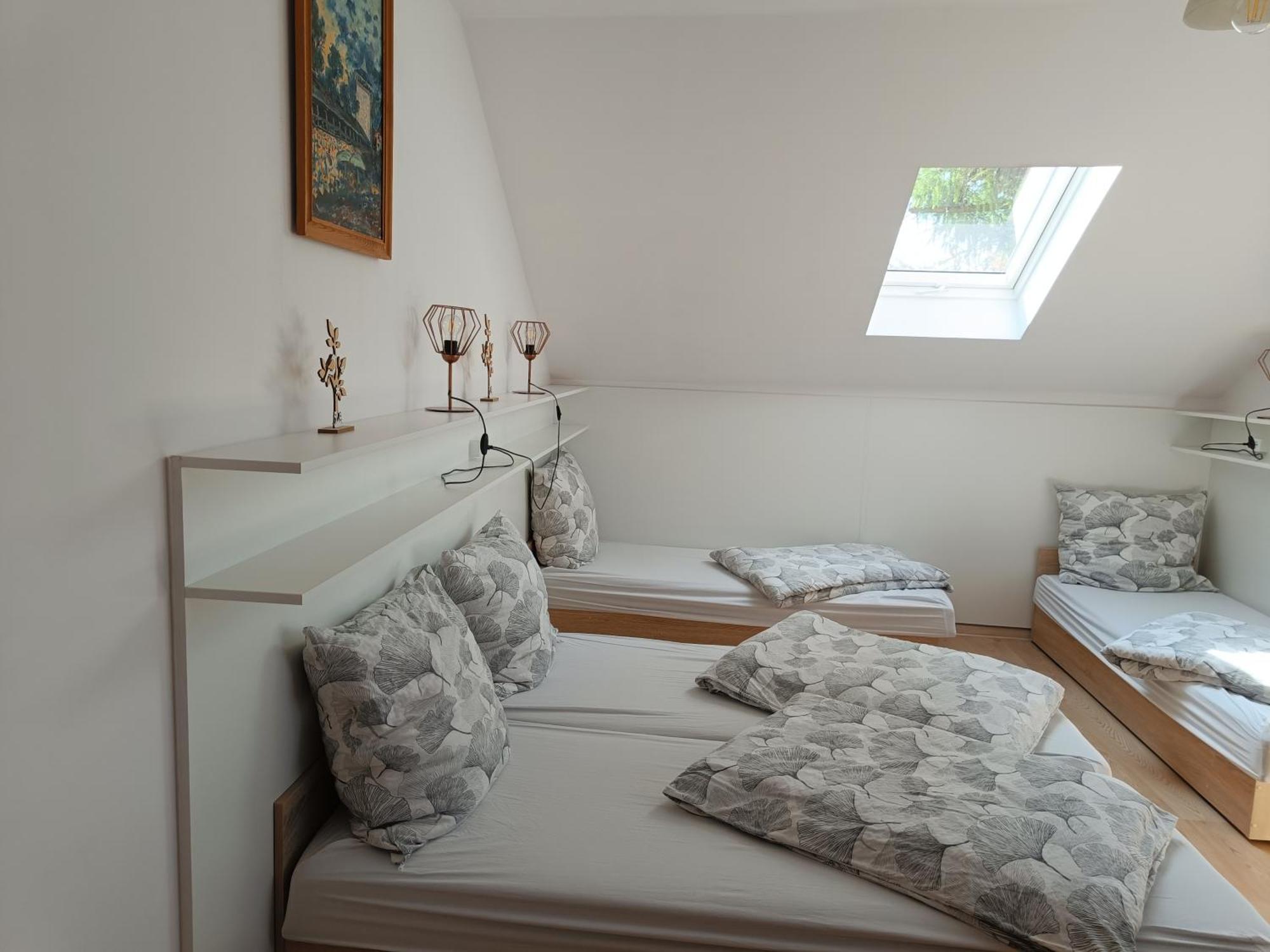 Pod Modrzewiami Apartment Milowka Ngoại thất bức ảnh
