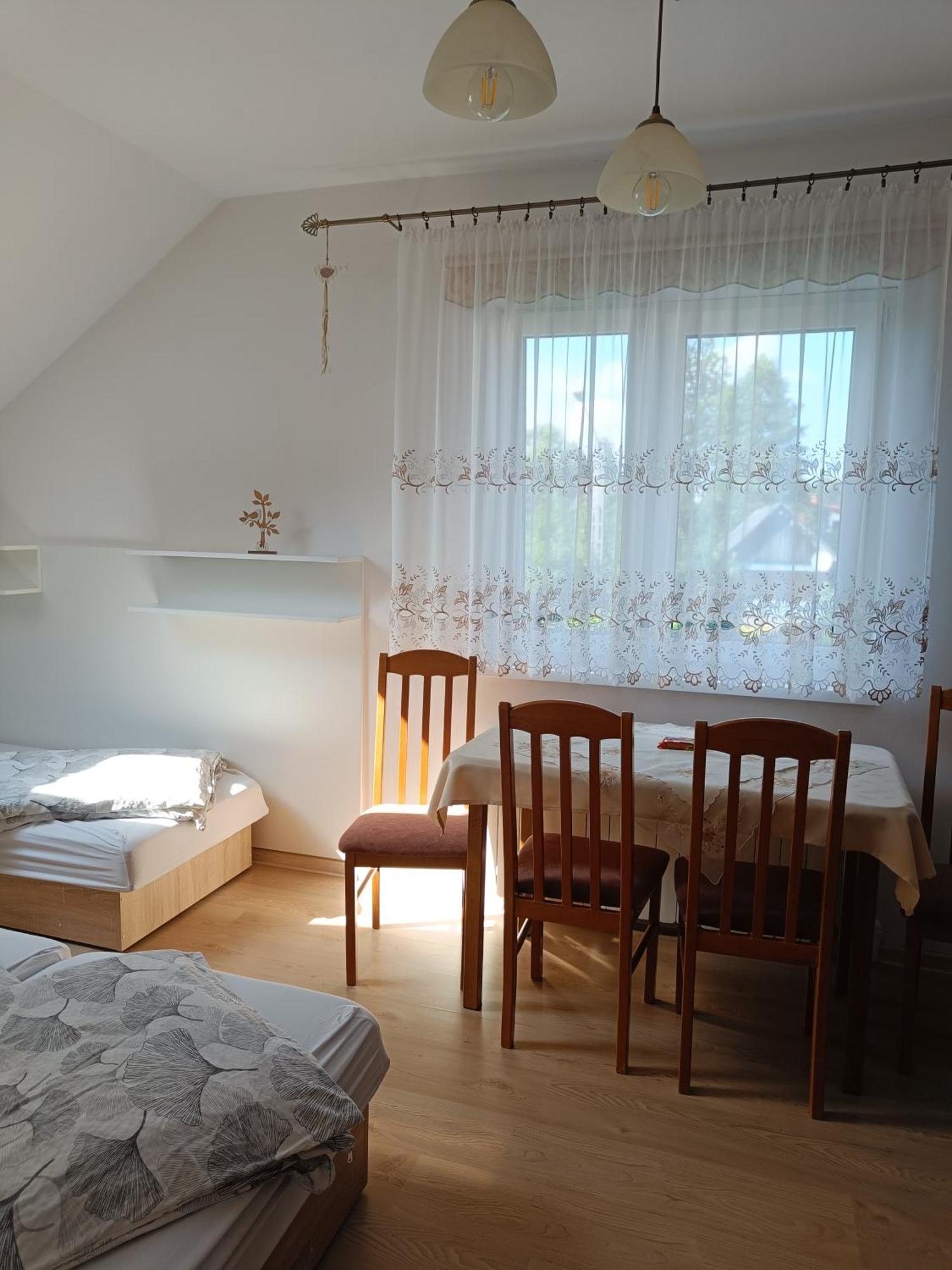 Pod Modrzewiami Apartment Milowka Ngoại thất bức ảnh
