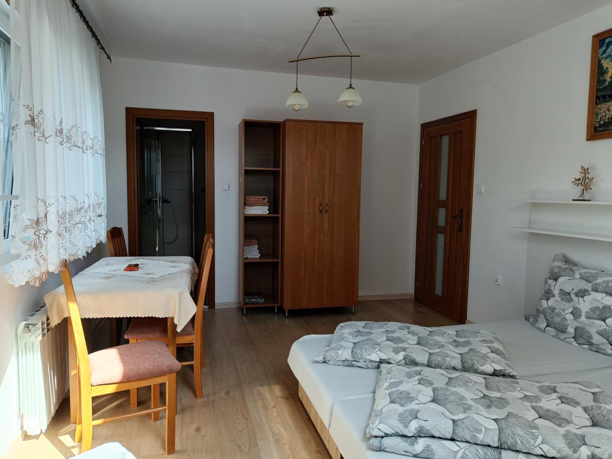 Pod Modrzewiami Apartment Milowka Ngoại thất bức ảnh