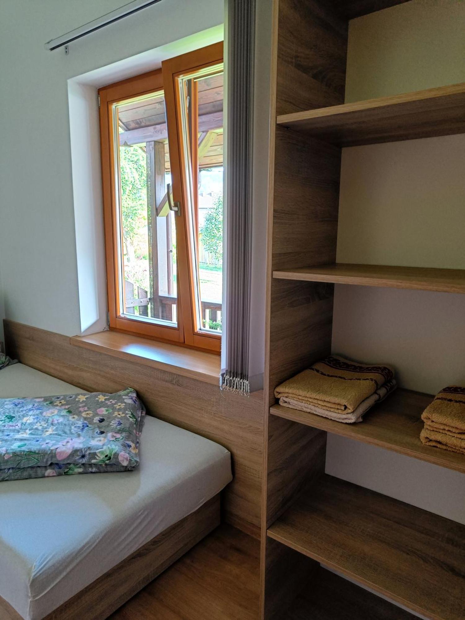 Pod Modrzewiami Apartment Milowka Ngoại thất bức ảnh