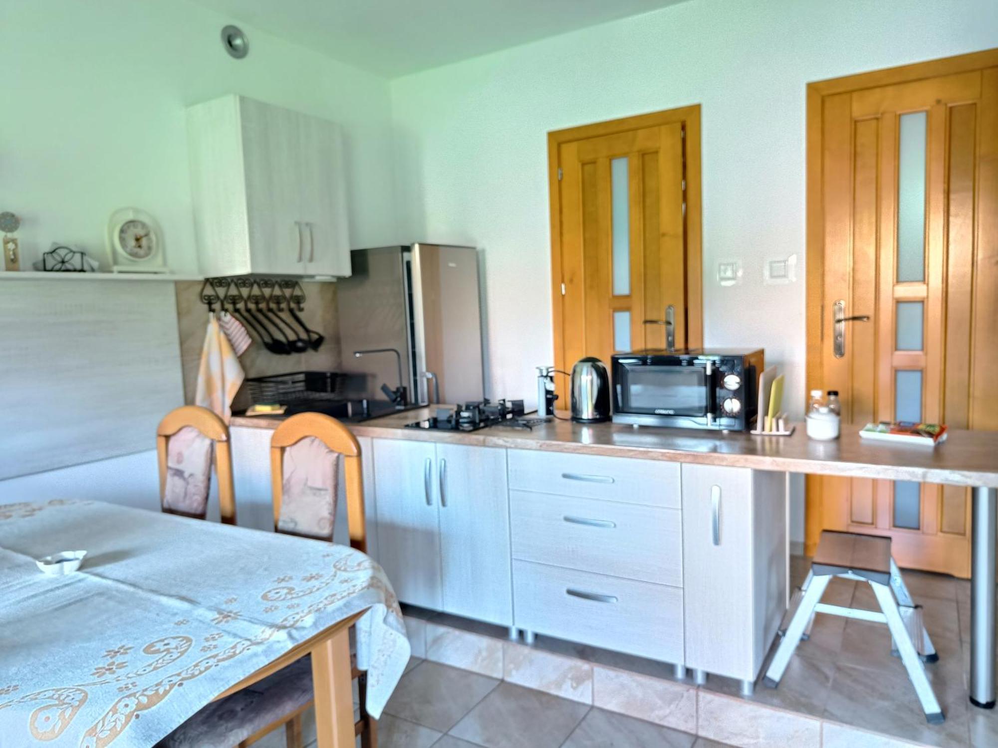 Pod Modrzewiami Apartment Milowka Ngoại thất bức ảnh