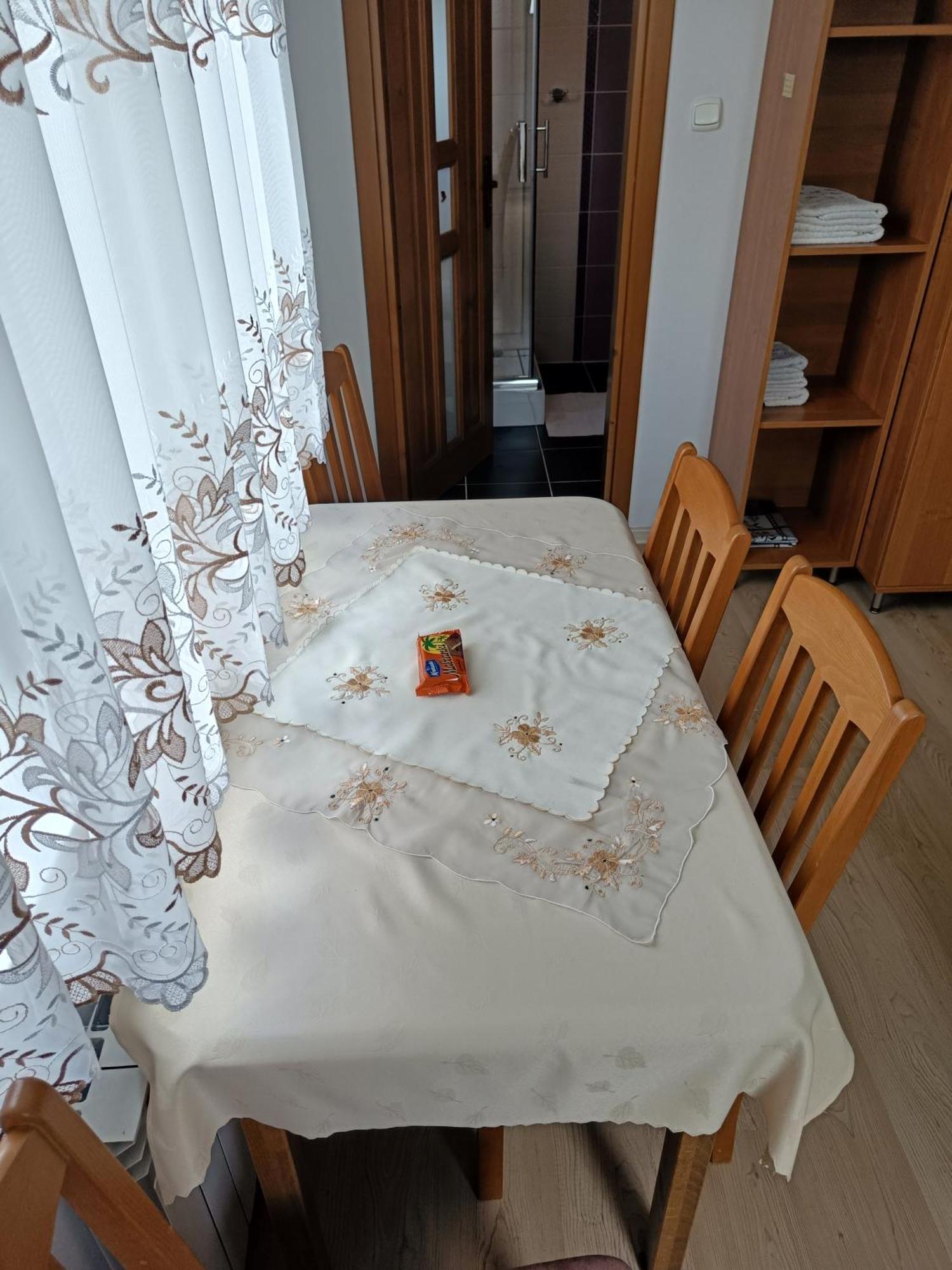 Pod Modrzewiami Apartment Milowka Phòng bức ảnh